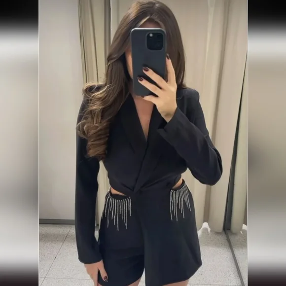 NWOT ZARA CUT OUT PLAYSUIT WITH RHINESTONES- SIZE MEDIUM - Picture 4 of 7